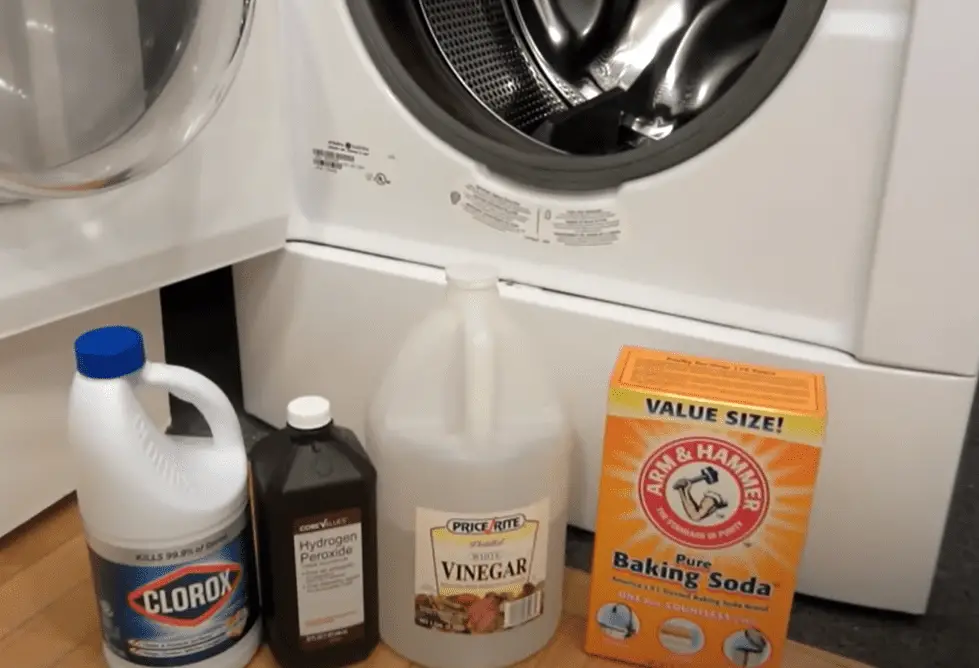 mixing bleach vinegar in a washing machine