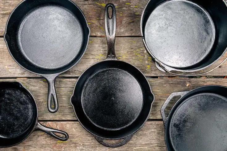 Cast iron cookware sets