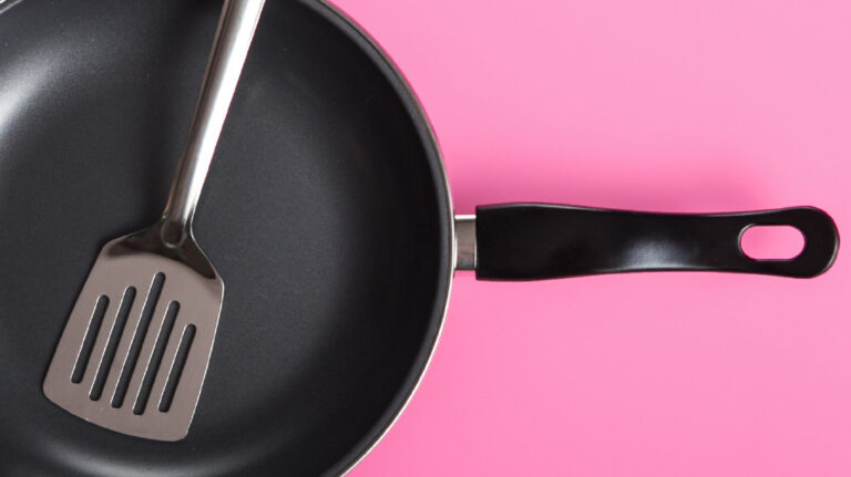 Frying Pan With Metal Spatula